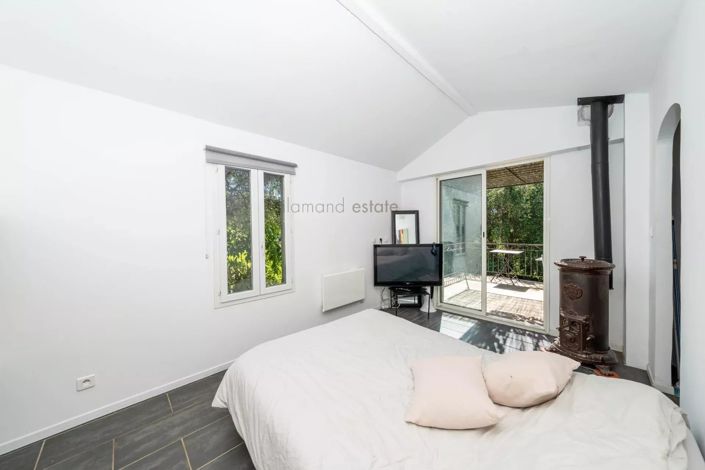 Image No.33-5 Bed House for sale