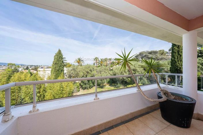 Image No.24-3 Bed Apartment for sale