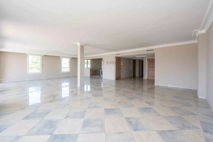 Image No.8-3 Bed Apartment for sale