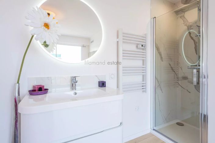 Image No.12-2 Bed Apartment for sale