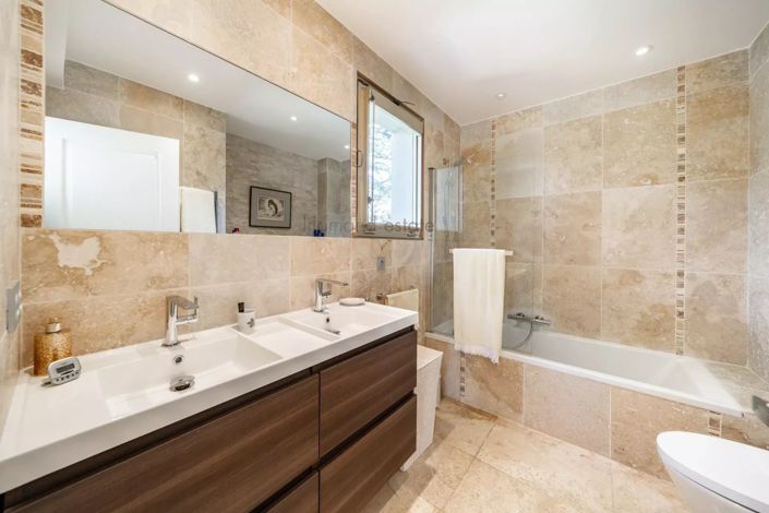 Image No.18-2 Bed Apartment for sale