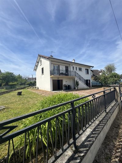 Image No.11-3 Bed House for sale