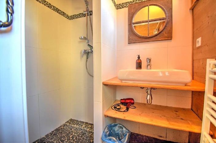 Image No.10-7 Bed House for sale