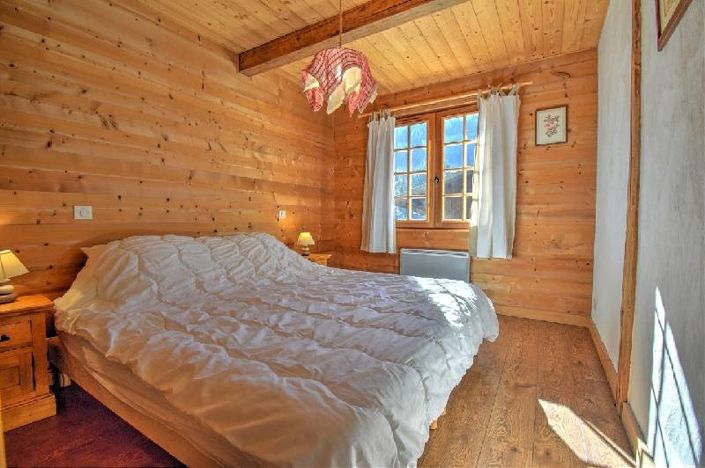 Image No.7-7 Bed House for sale