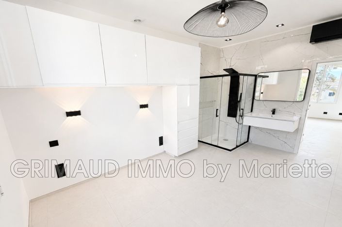 Image No.2-Appartement de 2 chambres à vendre à Sainte-Maxime