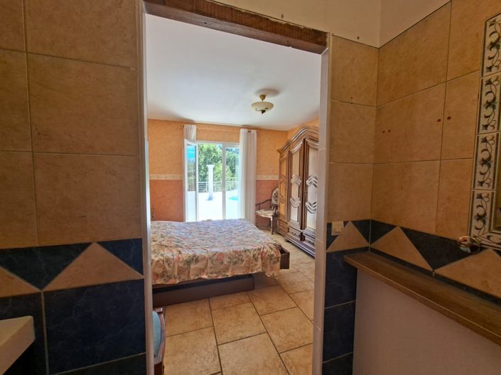 Image No.21-4 Bed House for sale