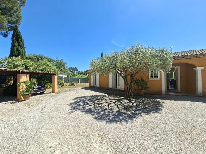 Image No.24-4 Bed House for sale