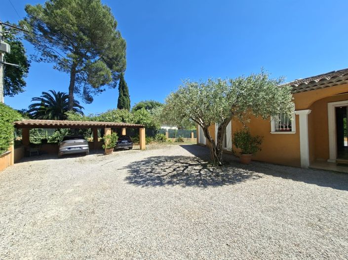 Image No.25-4 Bed House for sale