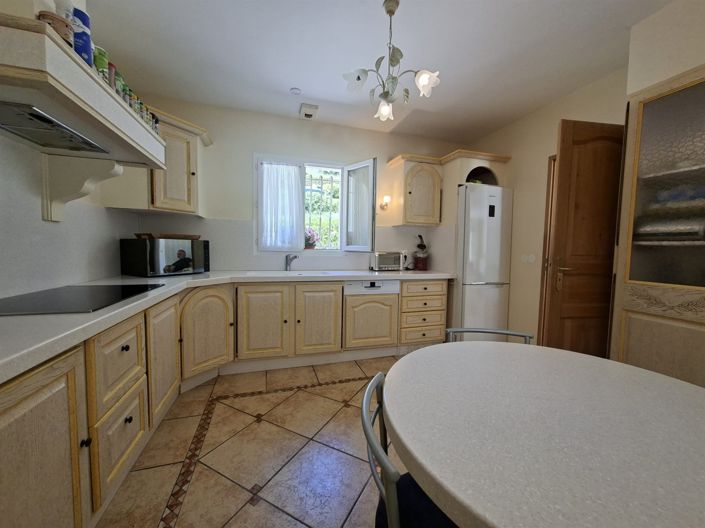 Image No.26-4 Bed House for sale