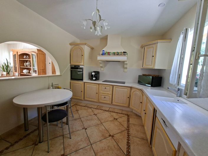 Image No.8-4 Bed House for sale