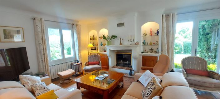 Image No.25-4 Bed House for sale