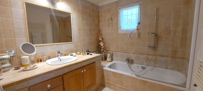 Image No.31-4 Bed House for sale