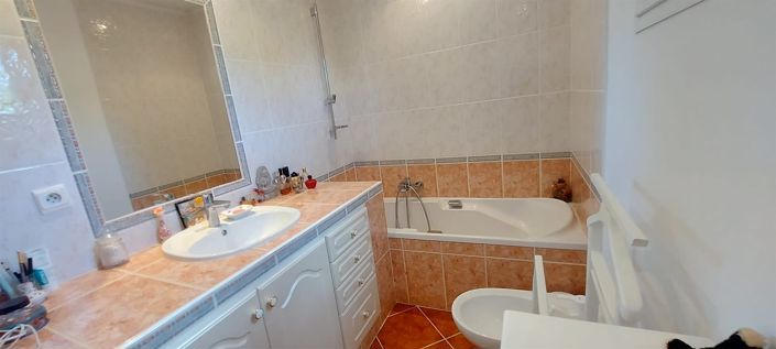 Image No.41-4 Bed House for sale