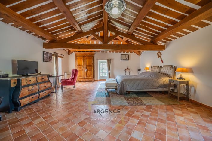 Image No.12-20 Bed Property for sale