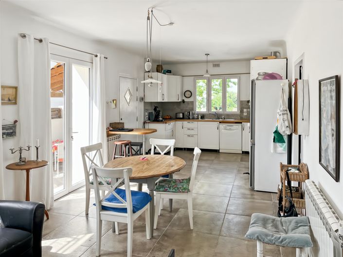 Image No.4-4 Bed House for sale