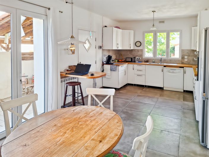 Image No.5-4 Bed House for sale