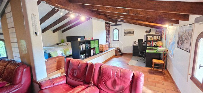Image No.15-3 Bed House for sale
