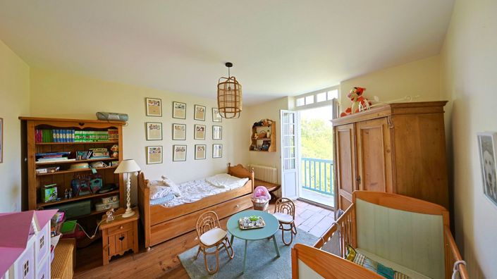 Image No.13-6 Bed Property for sale