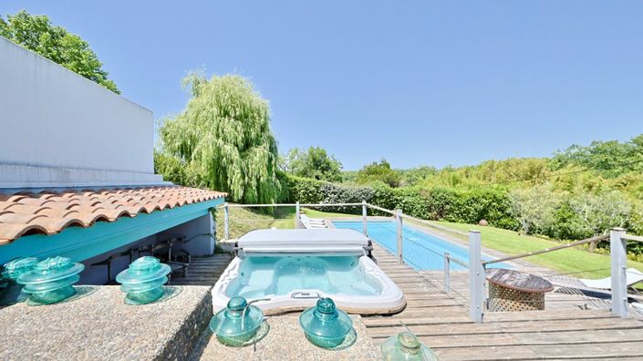 Image No.16-6 Bed Property for sale