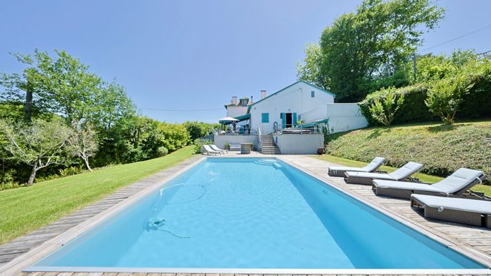Image No.2-6 Bed Property for sale