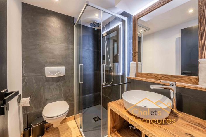 Image No.26-8 Bed House for sale