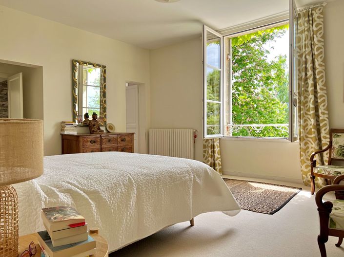 Image No.8-5 Bed House for sale