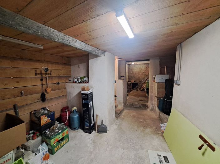 Image No.8-3 Bed House for sale