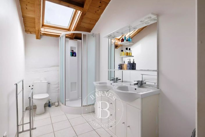Image No.21-6 Bed House for sale