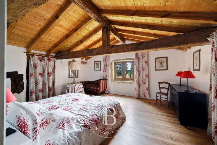 Image No.22-6 Bed House for sale
