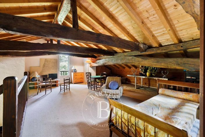 Image No.23-6 Bed House for sale