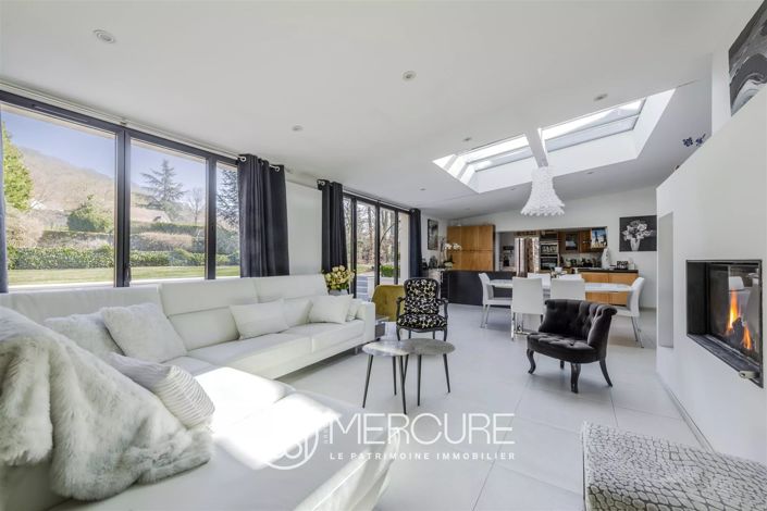 Image No.10-7 Bed House for sale