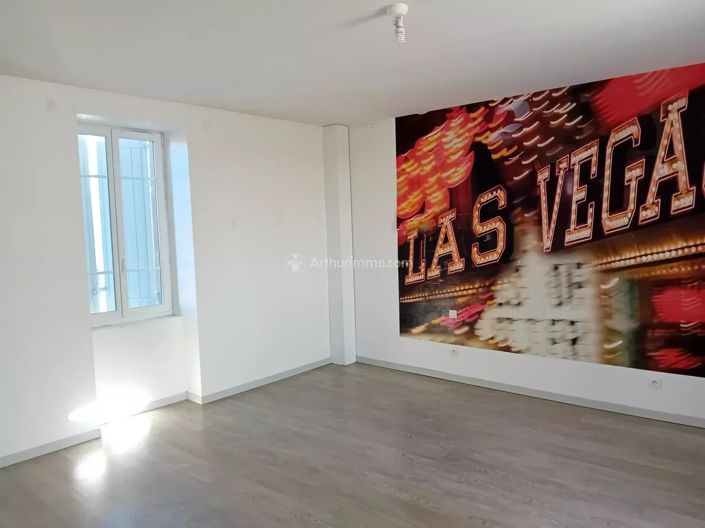Image No.8-2 Bed House for sale