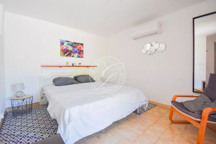 Image No.18-3 Bed House for sale