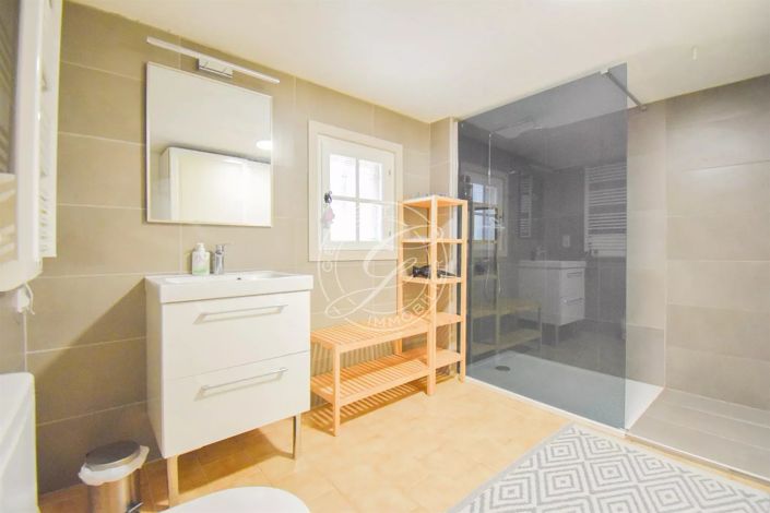 Image No.19-3 Bed House for sale