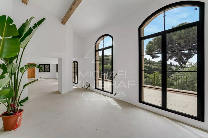 Image No.9-6 Bed House for sale