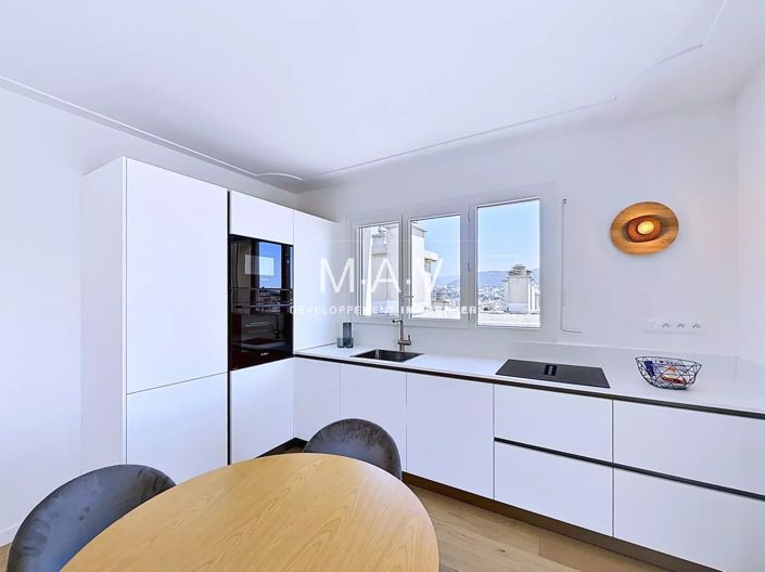 Image No.22-3 Bed Apartment for sale