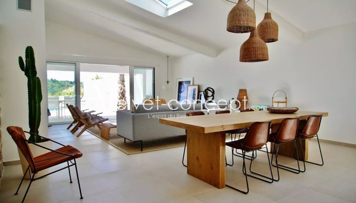 Image No.5-4 Bed House for sale