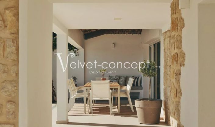 Image No.6-4 Bed House for sale