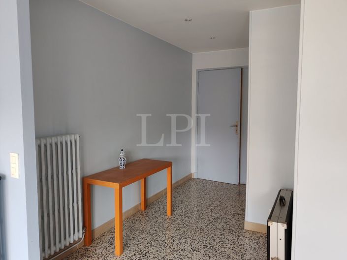 Image No.16-3 Bed House for sale