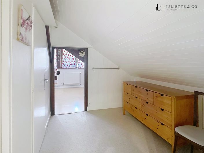 Image No.12-9 Bed House for sale