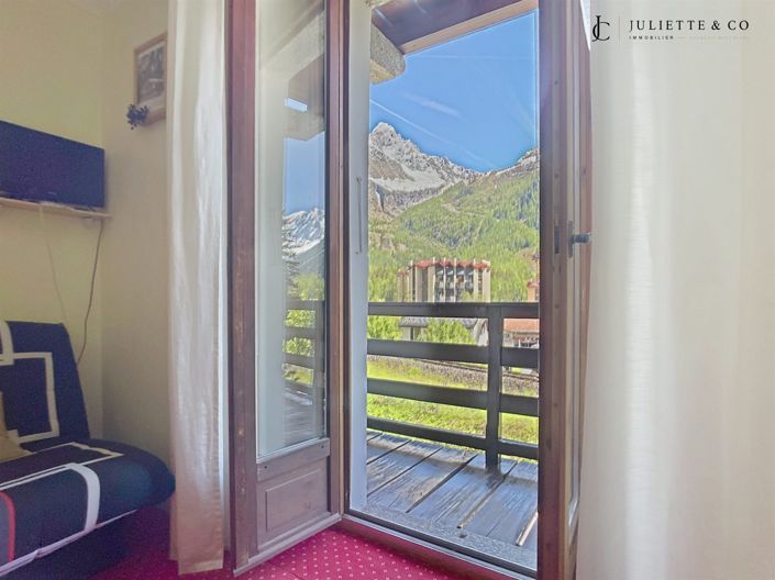 Image No.28-9 Bed House for sale