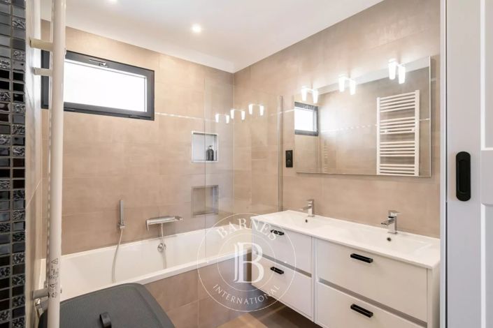 Image No.6-3 Bed Apartment for sale
