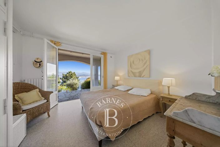 Image No.12-6 Bed House for sale