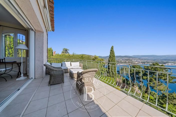 Image No.17-6 Bed House for sale