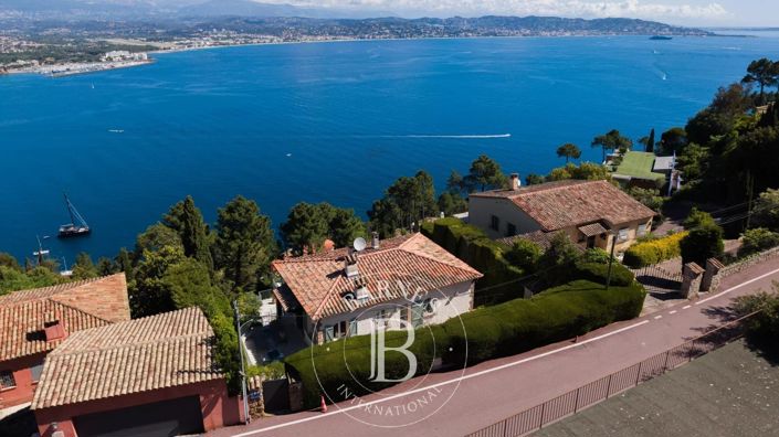 Image No.25-6 Bed House for sale