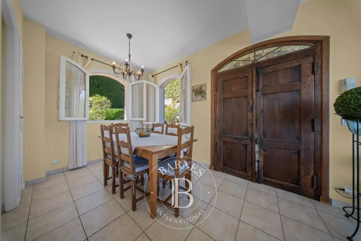 Image No.4-6 Bed House for sale