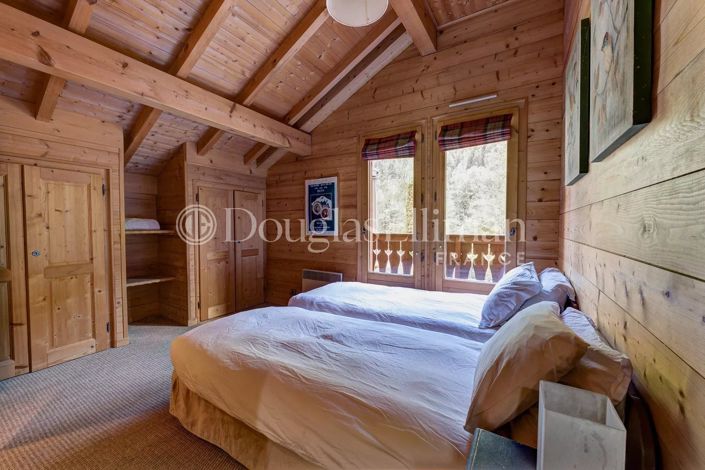 Image No.11-7 Bed House for sale