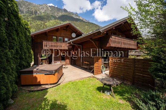Image No.18-7 Bed House for sale