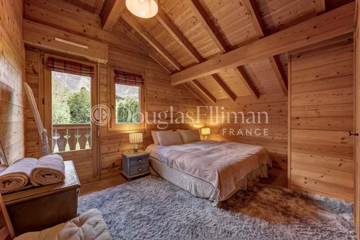 Image No.9-7 Bed House for sale
