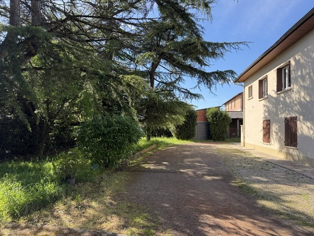 Image No.2-4 Bed House for sale